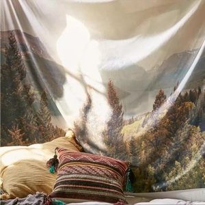 UO home mountain tapestry